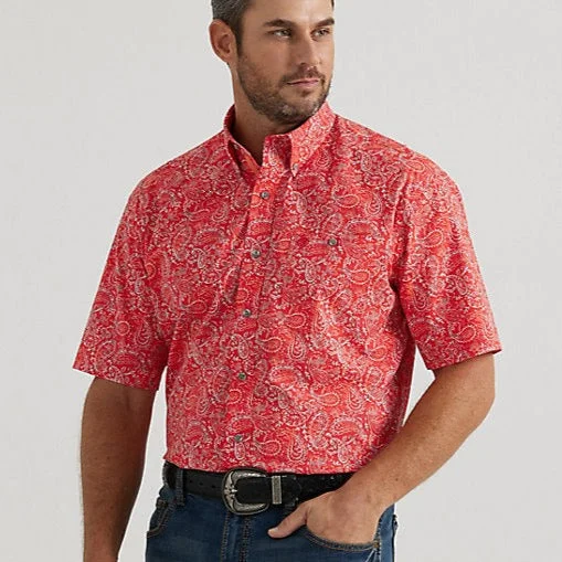 Wrangler Men's George Strait S/S Button Down Shirt in Fiesta Red Paisley